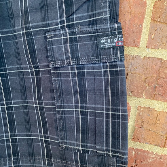 Wrangler Originals Mens Plaid Cargo Shorts Loose Fit NWT Large Pocket 100%Cotton - Picture 7 of 10
